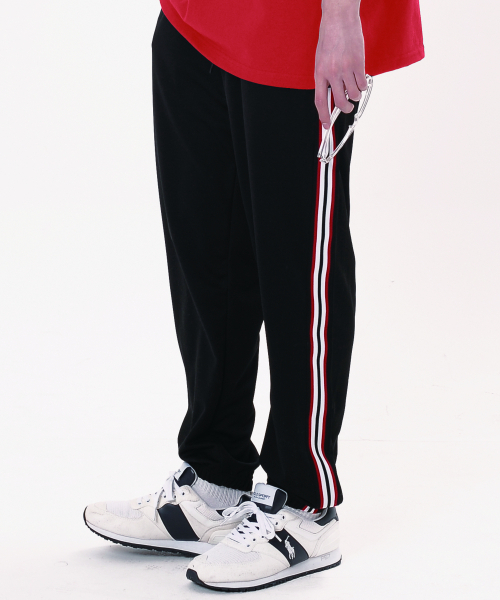 BEMIGHTY(ビーマイティー)の「サイドテープジョガートラックパンツ(スウェットパンツ・メンズ・その他・LARGE/MEDIUM)」の2枚目の写真