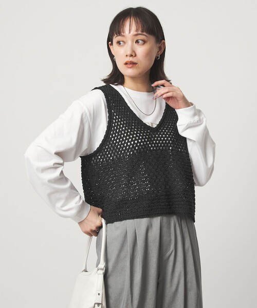 green label relaxing(グリーンレーベルリラクシング)の「メッシュ ニット 2WAY ジレ ウォッシャブル(ベスト・レディース・ダークグレー/オフホワイト・FREE)」の2枚目の写真