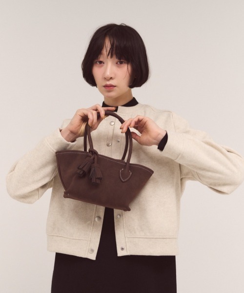 FMiBL(ファミル)の「フェイクスエードタッセルトートBAG(ショルダーバッグ・レディース・ブラック/ブラウン/ベージュ・FREE)」の3枚目の写真