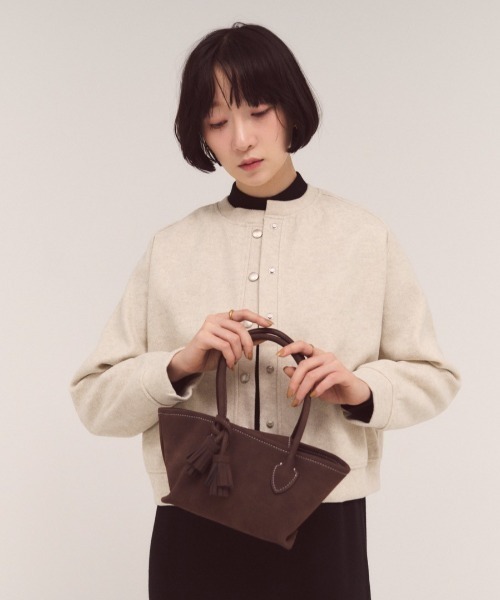 FMiBL(ファミル)の「フェイクスエードタッセルトートBAG(ショルダーバッグ・レディース・ブラック/ブラウン/ベージュ・FREE)」の4枚目の写真