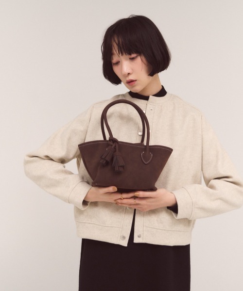 FMiBL(ファミル)の「フェイクスエードタッセルトートBAG(ショルダーバッグ・レディース・ブラック/ブラウン/ベージュ・FREE)」の5枚目の写真