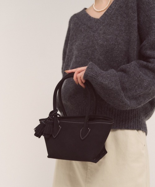 FMiBL(ファミル)の「フェイクスエードタッセルトートBAG(ショルダーバッグ・レディース・ブラック/ブラウン/ベージュ・FREE)」の19枚目の写真