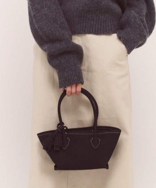 FMiBL(ファミル)の「フェイクスエードタッセルトートBAG(ショルダーバッグ・レディース・ブラック/ブラウン/ベージュ・FREE)」の21枚目の写真