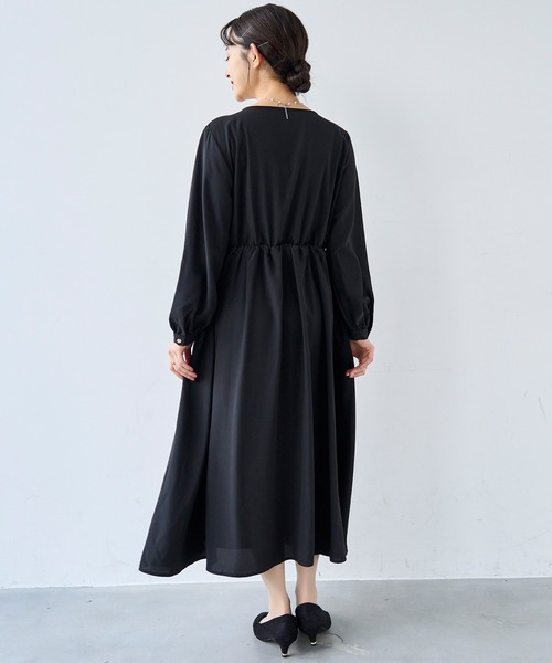 ノーカラータックデザインワンピース 【セレモニー/オケージョン