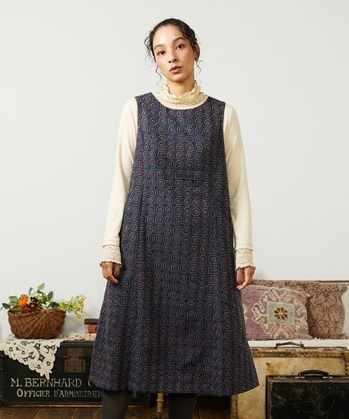 Jocomomola（ホコモモラ）の「Escudos 幾何調総刺繍ワンピース［オケージョン/セレモニー］（ワンピース・レディース・ベージュ/ネイビー・40/42/38）」の2枚目の写真