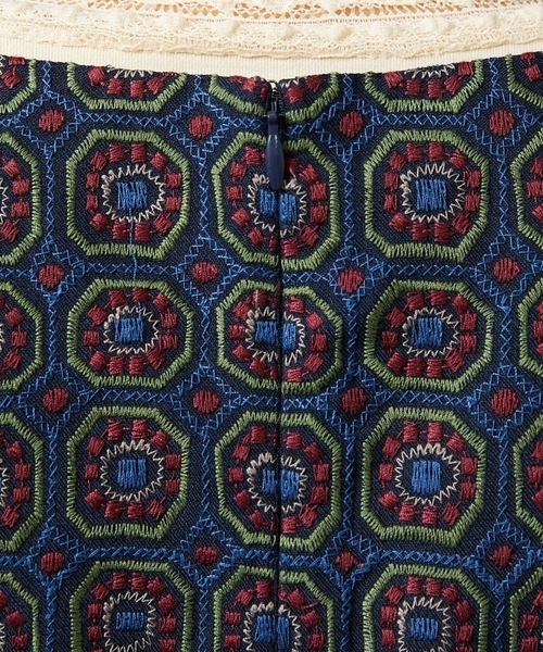 Jocomomola（ホコモモラ）の「Escudos 幾何調総刺繍ワンピース［オケージョン/セレモニー］（ワンピース・レディース・ベージュ/ネイビー・40/42/38）」の16枚目の写真
