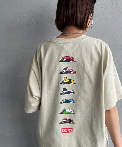 CHUMS（チャムス）の「[CHUMS/チャムス] 別注 BOOBY SUSHI FRIENDS バックプリント ショートスリーブTシャツ（Tシャツ/カットソー・レディース・ブラック/グレイッシュベージュ/ホワイト・M/L/XL/XXL）」の3枚目の写真