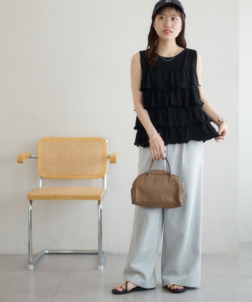 DISCOAT(ディスコート)の「前後2WAYフリル前開きベスト(ベスト・レディース・チャコールグレー/グレー/ブラック・FREE)」の13枚目の写真