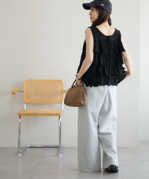 DISCOAT(ディスコート)の「前後2WAYフリル前開きベスト(ベスト・レディース・チャコールグレー/グレー/ブラック・FREE)」の15枚目の写真