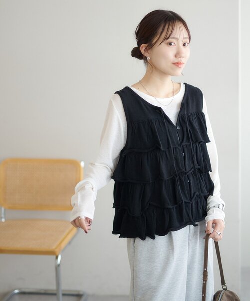 DISCOAT(ディスコート)の「前後2WAYフリル前開きベスト(ベスト・レディース・チャコールグレー/グレー/ブラック・FREE)」の17枚目の写真