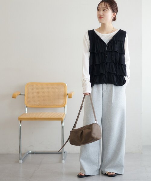 DISCOAT(ディスコート)の「前後2WAYフリル前開きベスト(ベスト・レディース・チャコールグレー/グレー/ブラック・FREE)」の18枚目の写真