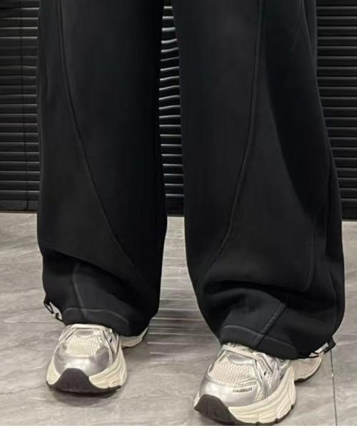 Lips(リップス)の「サイド切り替えスウェットパンツ オーバーサイズ(スウェットパンツ・レディース・ブラウン/ブラック/チャコールグレー/グレー・FREE)」の9枚目の写真