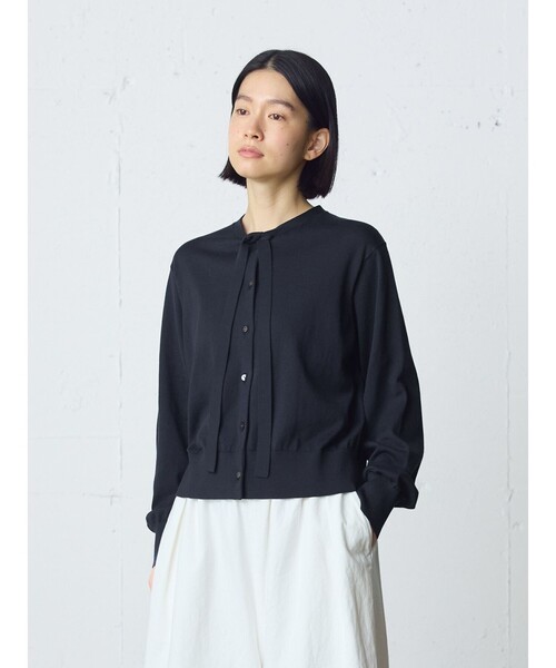 MidiUmi（ミディウミ）の「MidiUmi ボウネクタイニットカーディガン（カーディガン/ボレロ・レディース・ネイビー/オフホワイト/ブラック/ブルー・FREE）」の10枚目の写真