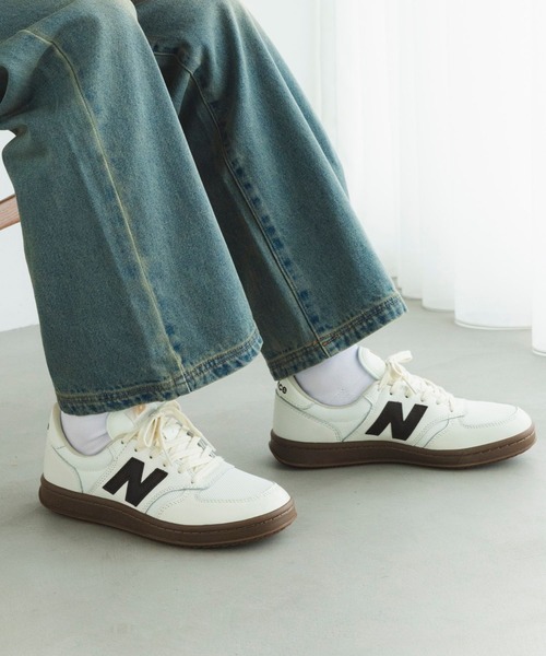 NEW BALANCE(ニューバランス)の「T500(スニーカー・メンズ・ブラウン/ホワイト×ブラウン・22.5cm/23.0cm/23.5cm/24.0cm/24.5cm/25.0cm/25.5cm/26.0cm/26.5cm/27.0cm/27.5cm/28.0cm/28.5cm/29.0cm)」の1枚目の写真