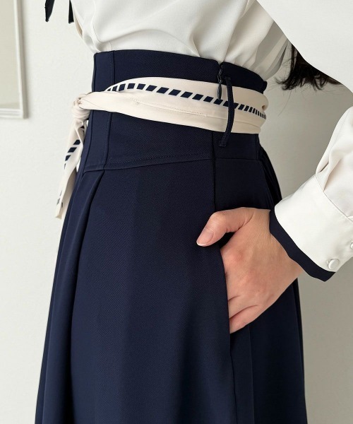 an another angelus（アンアナザーアンジェラス）の「スカーフビットベルト付きフレアー/fint フィント（スカート・レディース・ミント/ネイビー・FREE）」の6枚目の写真