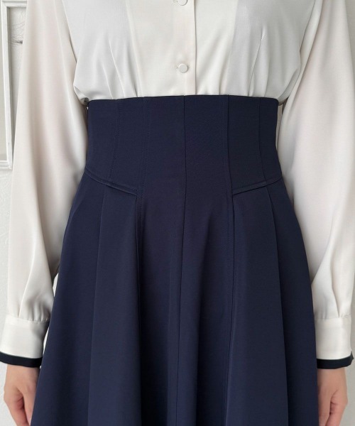 an another angelus（アンアナザーアンジェラス）の「スカーフビットベルト付きフレアー/fint フィント（スカート・レディース・ミント/ネイビー・FREE）」の11枚目の写真