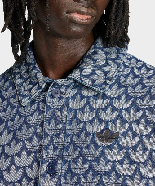 adidas（アディダス）の「デニム モノグラム シャツ / アディダスオリジナルス adidas Originals（シャツ/ブラウス・メンズ・ブルー・LARGE/XX-LARGE/SMALL/X-SMALL/3XL/X-LARGE）」の3枚目の写真