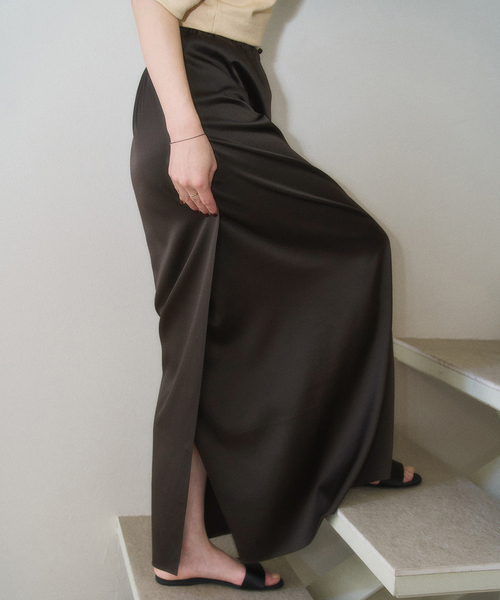 plage（プラージュ）の「MY_silk satin スカート（スカート・レディース・ブラック/ブラウン・34）」の2枚目の写真