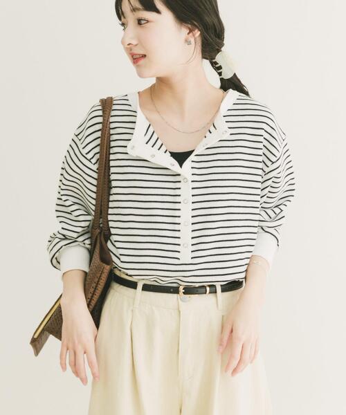 ITEMS URBANRESEARCH(アイテムズ アーバンリサーチ)の「2WAYワッフルプルオーバー(Tシャツ/カットソー・レディース・ホワイト系その他/チャコールグレー/モカ・FREE)」の1枚目の写真