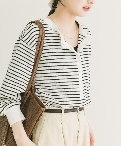 ITEMS URBANRESEARCH(アイテムズ アーバンリサーチ)の「2WAYワッフルプルオーバー(Tシャツ/カットソー・レディース・ホワイト系その他/チャコールグレー/モカ・FREE)」の10枚目の写真