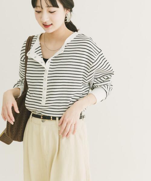 ITEMS URBANRESEARCH(アイテムズ アーバンリサーチ)の「2WAYワッフルプルオーバー(Tシャツ/カットソー・レディース・ホワイト系その他/チャコールグレー/モカ・FREE)」の11枚目の写真