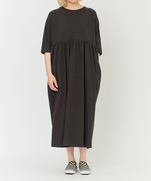 KAVU（カブー）の「KAVU/カブー Gathered dress/ギャザードドレス（ドレス・レディース・ベージュ/ネイビー/ブラック・ONE SIZE）」の10枚目の写真