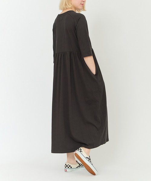 KAVU（カブー）の「KAVU/カブー Gathered dress/ギャザードドレス（ドレス・レディース・ベージュ/ネイビー/ブラック・ONE SIZE）」の14枚目の写真
