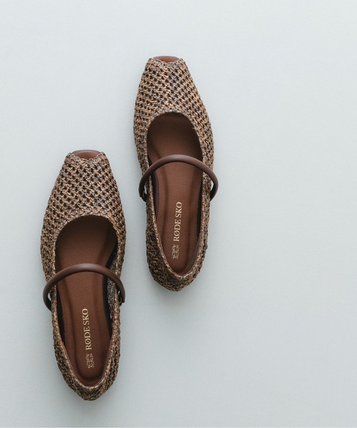 RODE SKO(ロデスコ)の「ピープトゥベルトメッシュフラット(バレエシューズ・レディース・ブラウン/ブラック/アイボリー・36/37/38)」の3枚目の写真