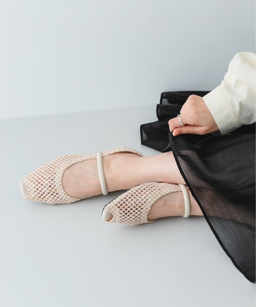 RODE SKO(ロデスコ)の「ピープトゥベルトメッシュフラット(バレエシューズ・レディース・ブラウン/ブラック/アイボリー・36/37/38)」の2枚目の写真