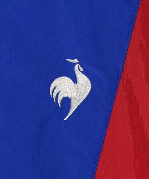 le coq sportif(ルコックスポルティフ)の「le coq sportif:〈撥水加工/洗濯機可能〉ナイロン ウィンドブレーカー ジャケット(ナイロンジャケット・レディース・ネイビー/ブルー・ONE SIZE)」の13枚目の写真