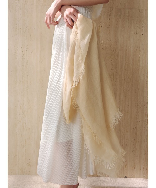 anuans（アニュアンス）の「ランダムプリーツケープワンピース（ワンピース・レディース・ベージュ/アイボリー・FREE）」の13枚目の写真