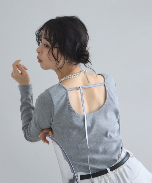&. NOSTALGIA(アンドドットノスタルジア)の「カップ付きバックオープンロンT(Tシャツ/カットソー・レディース・アイボリー/グレー・FREE)」の20枚目の写真