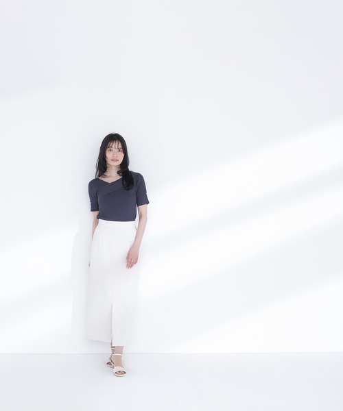 NATURAL BEAUTY BASIC(ナチュラルビューティーベーシック)の「クロスネックリブニット(ニット/セーター・レディース・オレンジ系その他/ブルー/オフホワイト/チャコールグレー・FREE)」の19枚目の写真