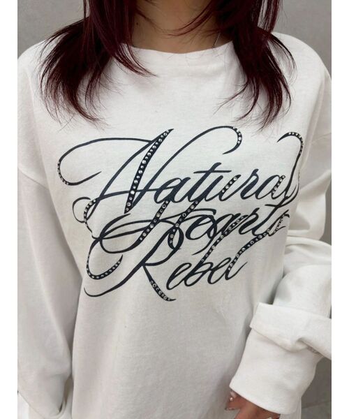 EVRIS（エヴリス）の「オーバーサイズラインストーングラフィックロンT　春服（Tシャツ/カットソー・レディース・ホワイト/チャコールグレー/ピンク・FREE）」の4枚目の写真