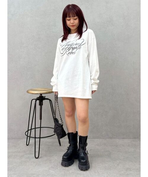 EVRIS（エヴリス）の「オーバーサイズラインストーングラフィックロンT　春服（Tシャツ/カットソー・レディース・ホワイト/チャコールグレー/ピンク・FREE）」の17枚目の写真