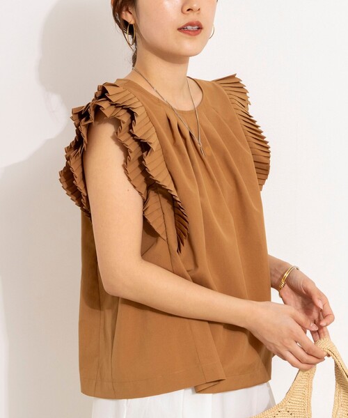 NOLLEY’S(ノーリーズ)の「ウォッシャブル高機能袖プリーツブラウス(シャツ/ブラウス・レディース・オリーブ/ネイビー/キャメル/オフホワイト・38)」の4枚目の写真