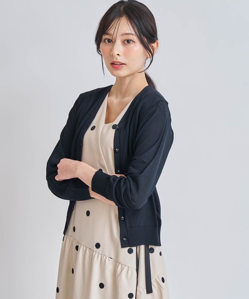 NOELA(ノエラ)の「ベーシックニットカーディガン(カーディガン/ボレロ・レディース・ブラック/オフホワイト/ネイビー・フリー)」の13枚目の写真