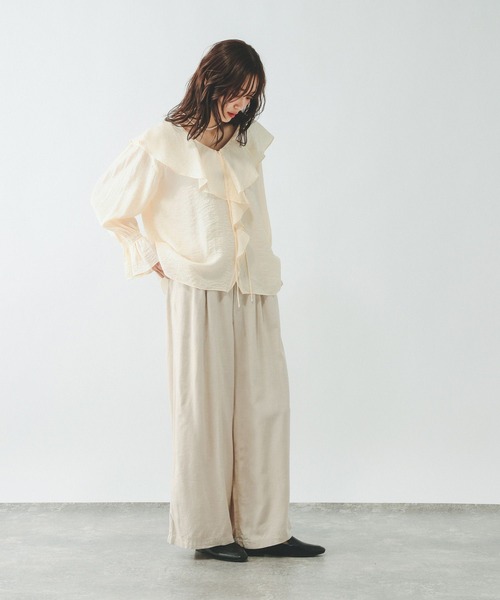 GLOBAL WORK（グローバルワーク）の「フリルスキッパーブラウス/660970（シャツ/ブラウス・レディース・ホワイト/ライトベージュ・MEDIUM/LARGE）」の15枚目の写真