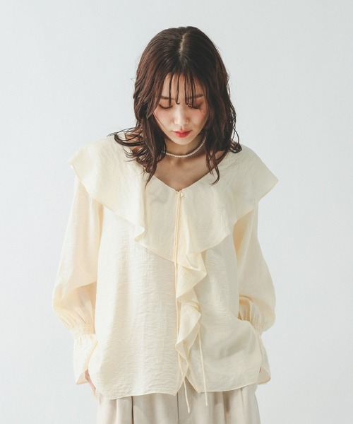 GLOBAL WORK（グローバルワーク）の「フリルスキッパーブラウス/660970（シャツ/ブラウス・レディース・ホワイト/ライトベージュ・MEDIUM/LARGE）」の17枚目の写真