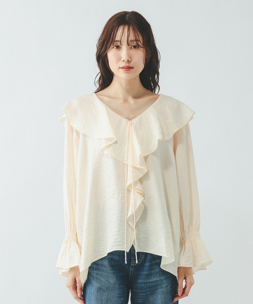 GLOBAL WORK（グローバルワーク）の「フリルスキッパーブラウス/660970（シャツ/ブラウス・レディース・ホワイト/ライトベージュ・MEDIUM/LARGE）」の5枚目の写真