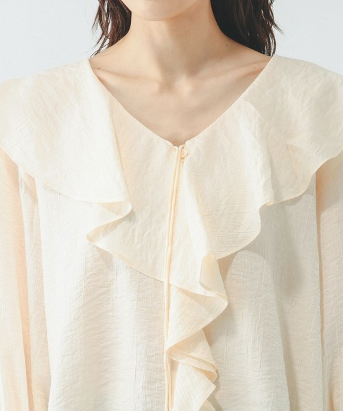 GLOBAL WORK（グローバルワーク）の「フリルスキッパーブラウス/660970（シャツ/ブラウス・レディース・ホワイト/ライトベージュ・MEDIUM/LARGE）」の8枚目の写真