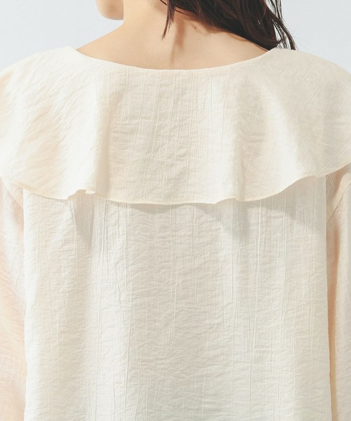 GLOBAL WORK（グローバルワーク）の「フリルスキッパーブラウス/660970（シャツ/ブラウス・レディース・ホワイト/ライトベージュ・MEDIUM/LARGE）」の9枚目の写真