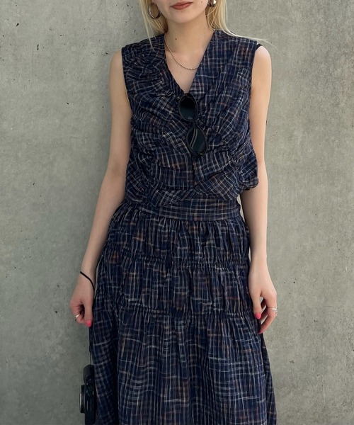 Ameri（アメリ）の「MEDI 2WAY SHIRRING TOP WITH SKIRT（スカート・レディース・ピンク/ネイビー/カーキ・SMALL/MEDIUM）」の13枚目の写真