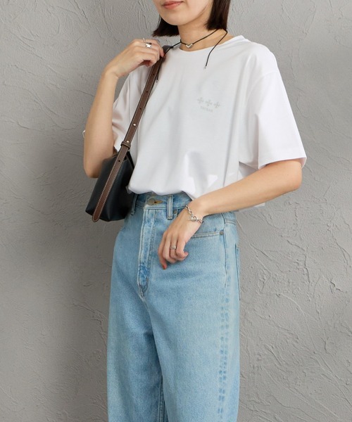 TATRAS（タトラス）の「[TATRAS/タトラス] ORESTE バーティカルロゴ バックプリントTシャツ（Tシャツ/カットソー・レディース・ホワイト/ブラック・1/2/3）」の20枚目の写真