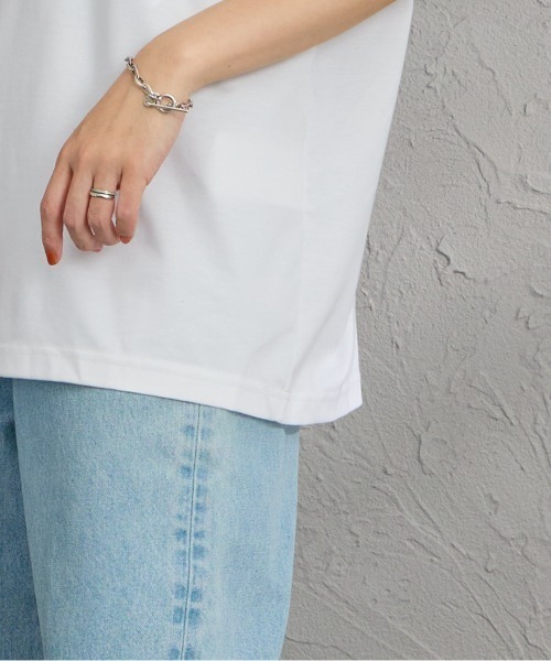 TATRAS（タトラス）の「[TATRAS/タトラス] ORESTE バーティカルロゴ バックプリントTシャツ（Tシャツ/カットソー・レディース・ホワイト/ブラック・1/2/3）」の3枚目の写真