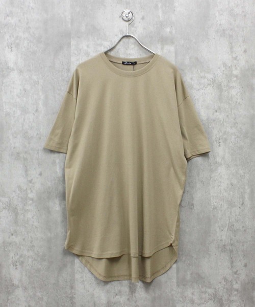 SHISKY(シスキー)の「無地 ラウンドヘム オーバーサイズ Tシャツ(Tシャツ/カットソー・メンズ・ベージュ/チャコール/オフホワイト/杢グレー/ダークグリーン/ブラック・M/L/XL)」の1枚目の写真
