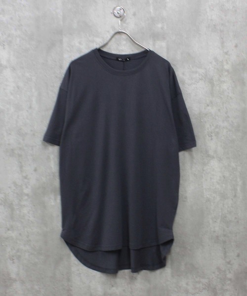 SHISKY(シスキー)の「無地 ラウンドヘム オーバーサイズ Tシャツ(Tシャツ/カットソー・メンズ・ベージュ/チャコール/オフホワイト/杢グレー/ダークグリーン/ブラック・M/L/XL)」の5枚目の写真