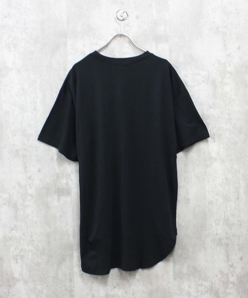 SHISKY(シスキー)の「無地 ラウンドヘム オーバーサイズ Tシャツ(Tシャツ/カットソー・メンズ・ベージュ/チャコール/オフホワイト/杢グレー/ダークグリーン/ブラック・M/L/XL)」の11枚目の写真