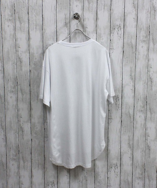 SHISKY(シスキー)の「無地 ラウンドヘム オーバーサイズ Tシャツ(Tシャツ/カットソー・メンズ・ベージュ/チャコール/オフホワイト/杢グレー/ダークグリーン/ブラック・M/L/XL)」の12枚目の写真
