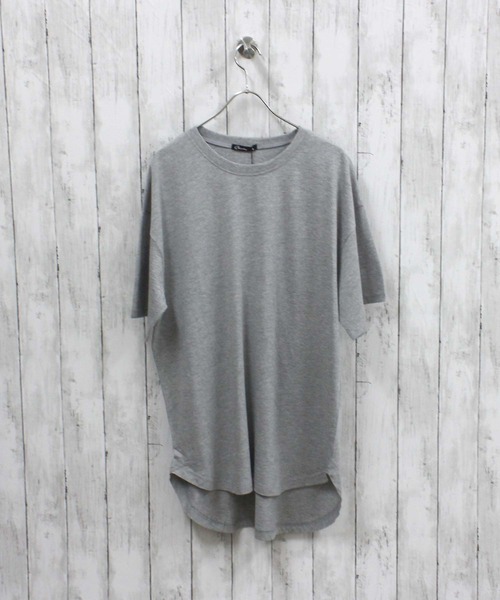 SHISKY(シスキー)の「無地 ラウンドヘム オーバーサイズ Tシャツ(Tシャツ/カットソー・メンズ・ベージュ/チャコール/オフホワイト/杢グレー/ダークグリーン/ブラック・M/L/XL)」の15枚目の写真